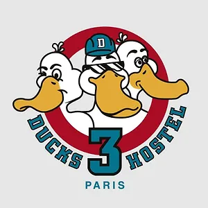 The 3 Ducks Eiffel Tower By Hiphophostels Parigi